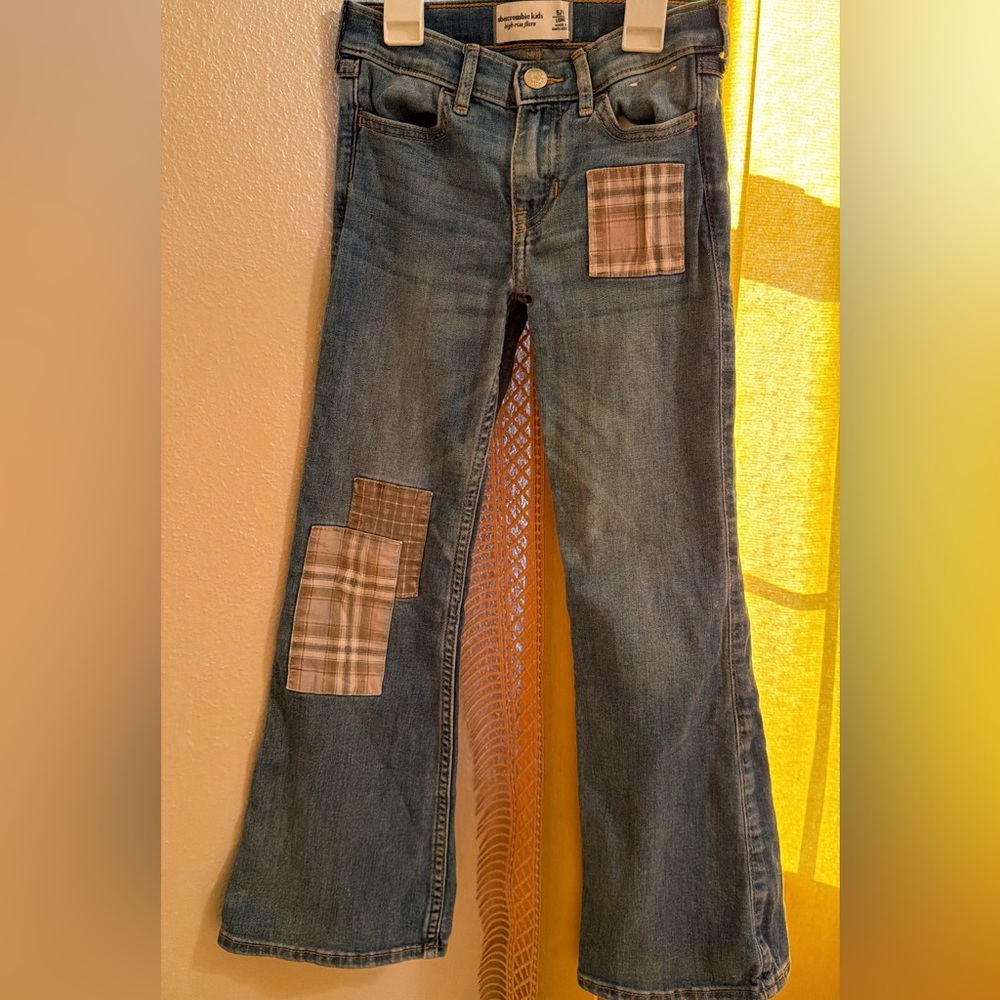 Abercrombie Kids 5/6 LONG Patch Flares